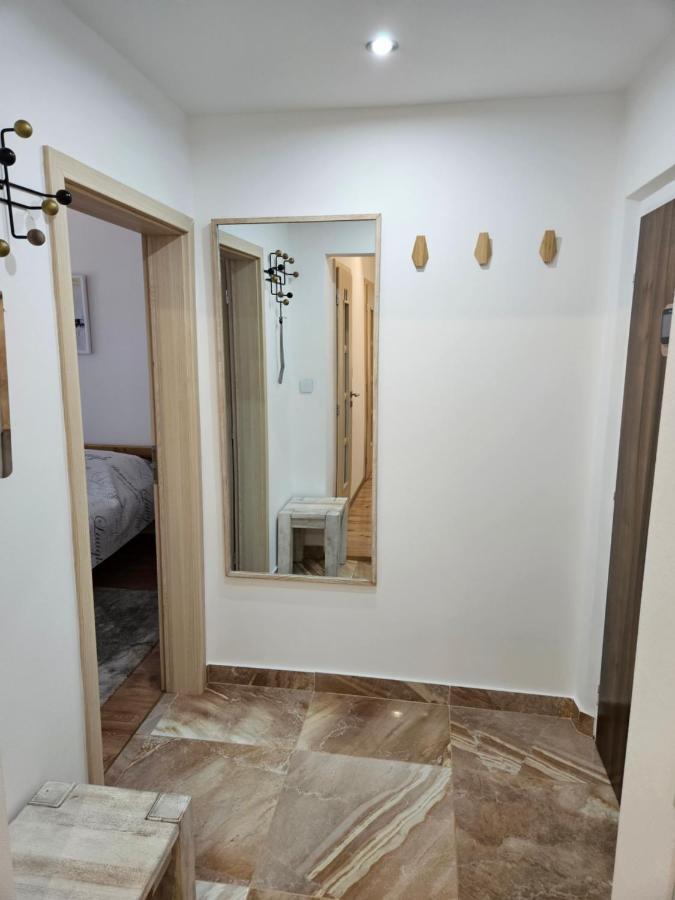 Apartman U Petra บันสกา ชีอาว์นีซา ภายนอก รูปภาพ