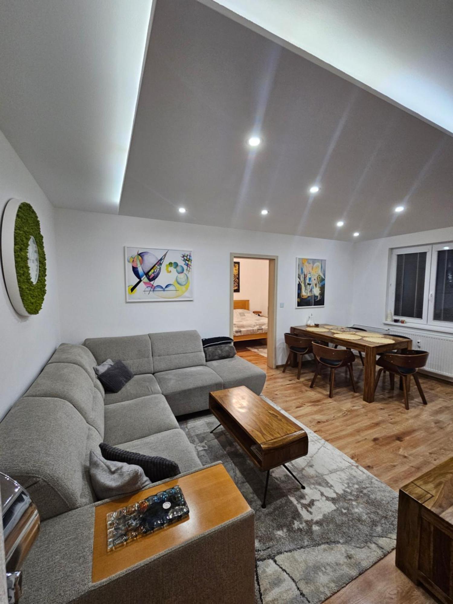 Apartman U Petra บันสกา ชีอาว์นีซา ภายนอก รูปภาพ