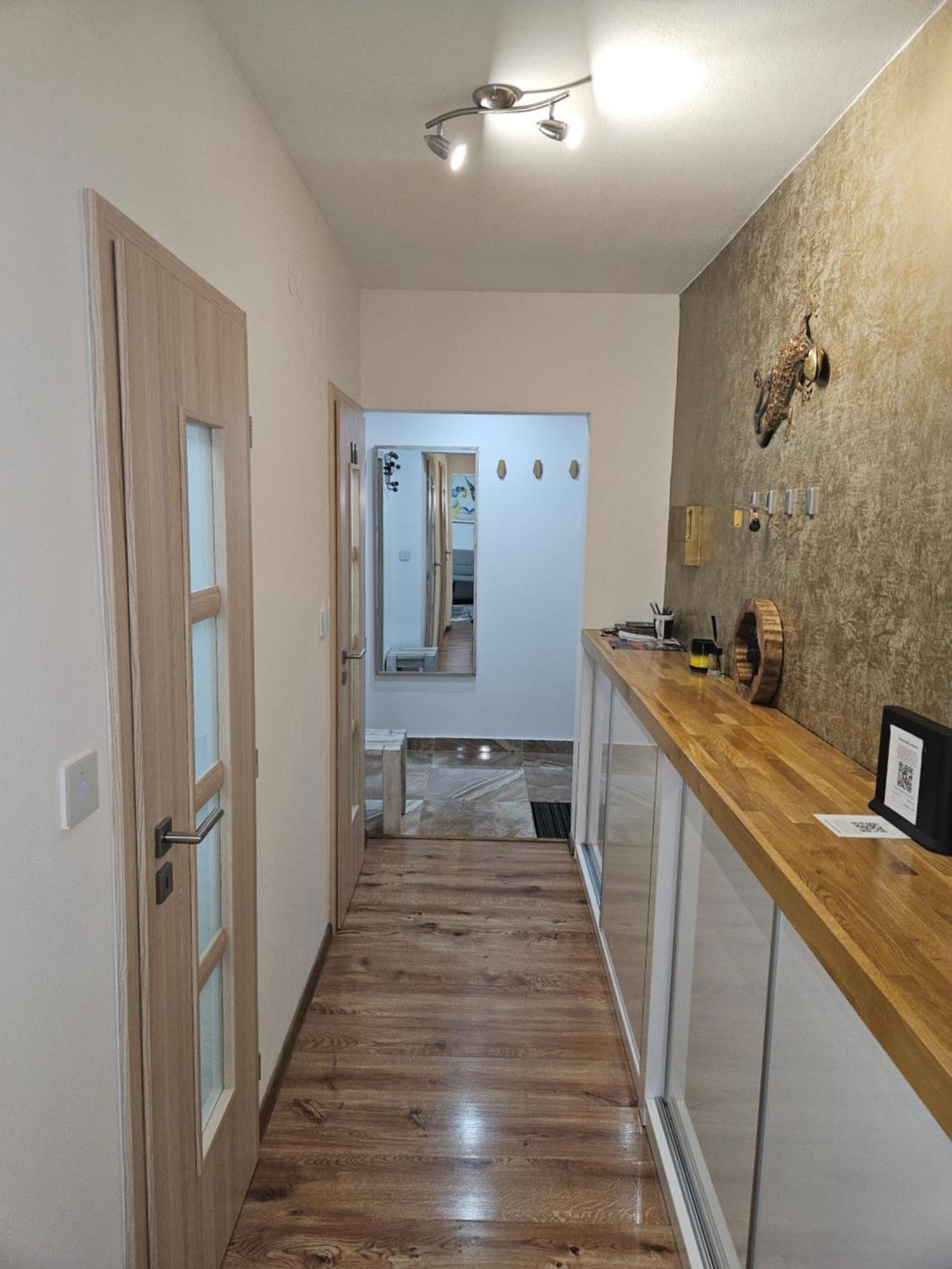 Apartman U Petra บันสกา ชีอาว์นีซา ภายนอก รูปภาพ