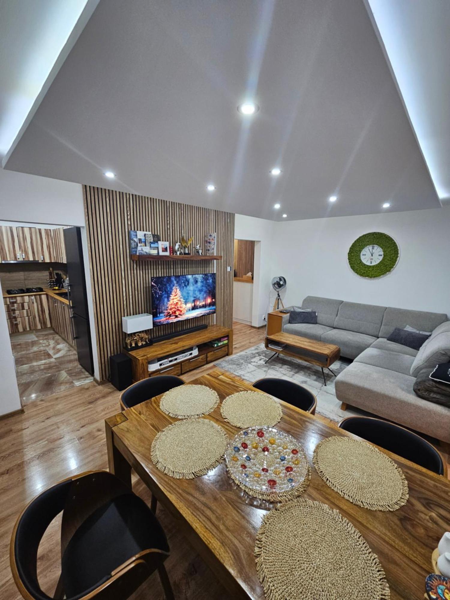 Apartman U Petra บันสกา ชีอาว์นีซา ภายนอก รูปภาพ